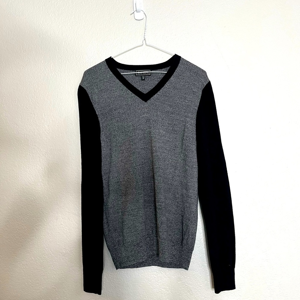 Express Men’s V-Neck Gray & Black Sweater (Men’s Small)